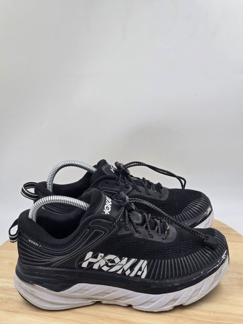 Hoka One One Bondi 7 running shoes Womens sz 7D Wide